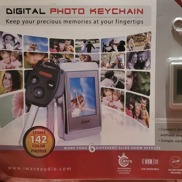 NWOT Digital Photo Keychain - Picture 3 of 4
